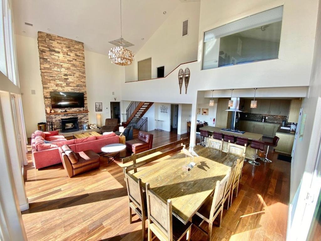 Modern 6 Bedroom Retreat, Stunning Lake Views, Close To Village! ليك أروهيد المظهر الخارجي الصورة