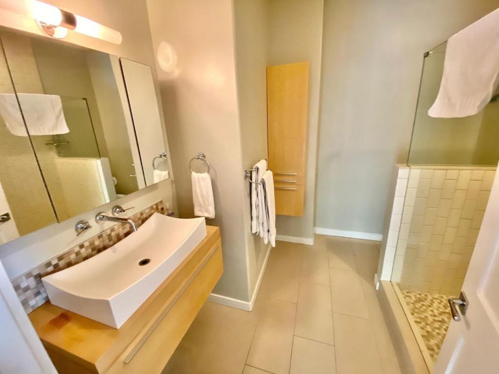 Modern 6 Bedroom Retreat, Stunning Lake Views, Close To Village! ليك أروهيد المظهر الخارجي الصورة