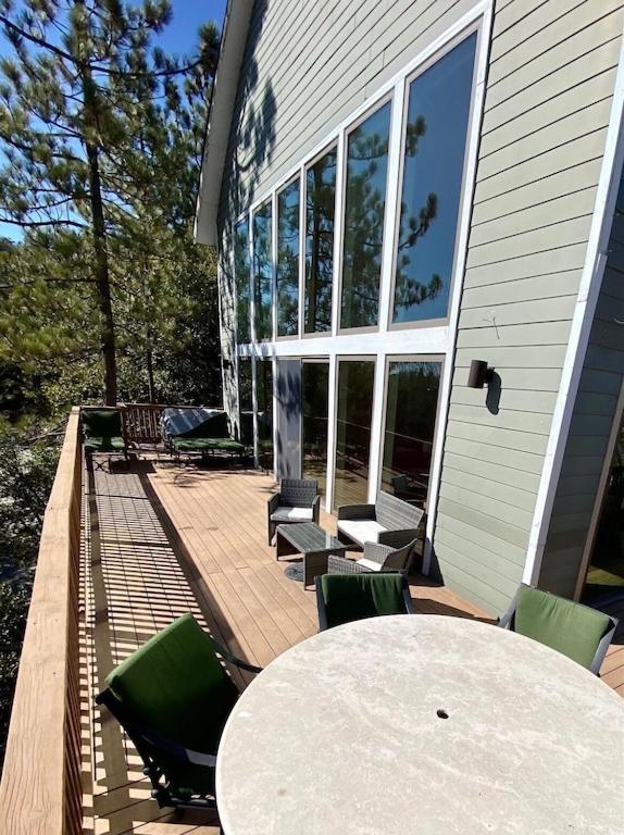Modern 6 Bedroom Retreat, Stunning Lake Views, Close To Village! ليك أروهيد المظهر الخارجي الصورة